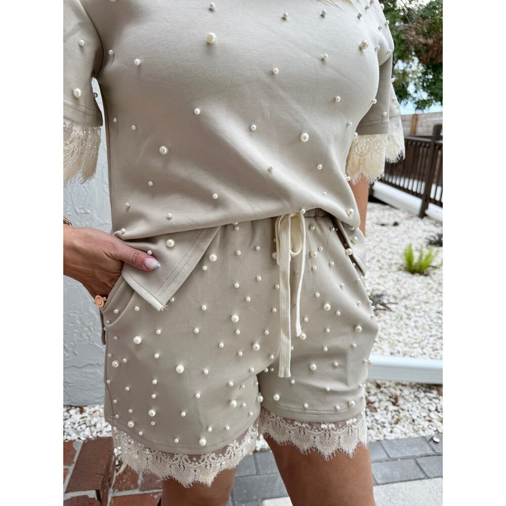 Pearl Embellished Lace Trim Two Piece Shorts Set Cream NWT Size Large - Picture 2 of 8